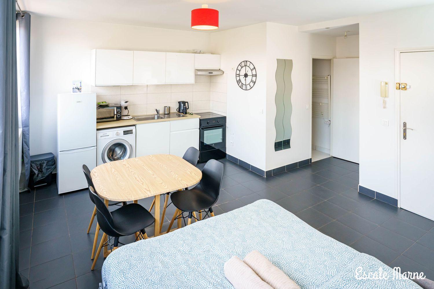 Escale-Marne Fr - 202 - Free Parking - Free Luggage Storage - All Equipped - Linen Included - Washing Machine - 10Mn Walk Metro 8 - Rer A - Panoramic View - From 1 To 14 Guests Мезон-Альфор Номер фото
